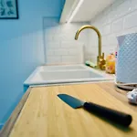 Luxusapartment Im Dichterviertel *garten*parkplatz*wifi* * ארפורט